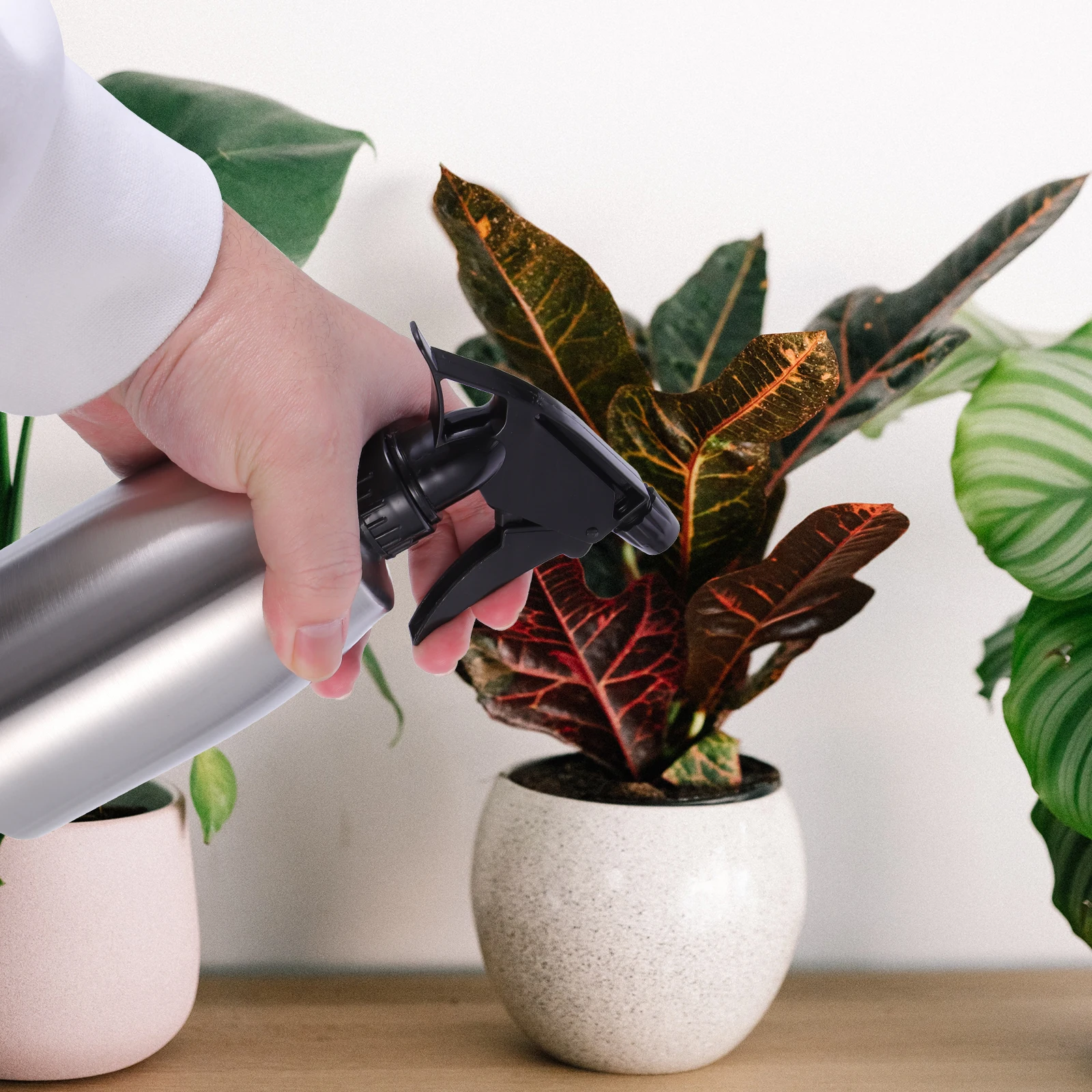 

Handheld Stainless Steel Water Sprayer Bottle for Plant Care Flower Misting Compact Design Lightweight Gardening Tool Spray Can