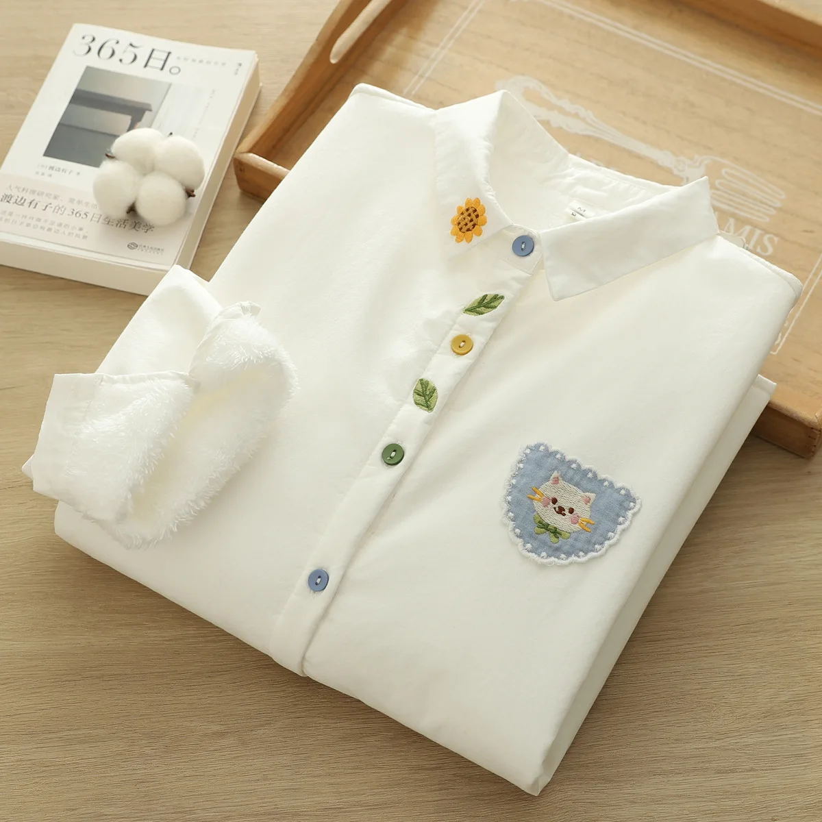 

[Ready Stock] High Quality Women Cotton Thick Blouse Shirt Embroidered Fleece Long Sleeve Warm Velevt Bottom Shirts Top