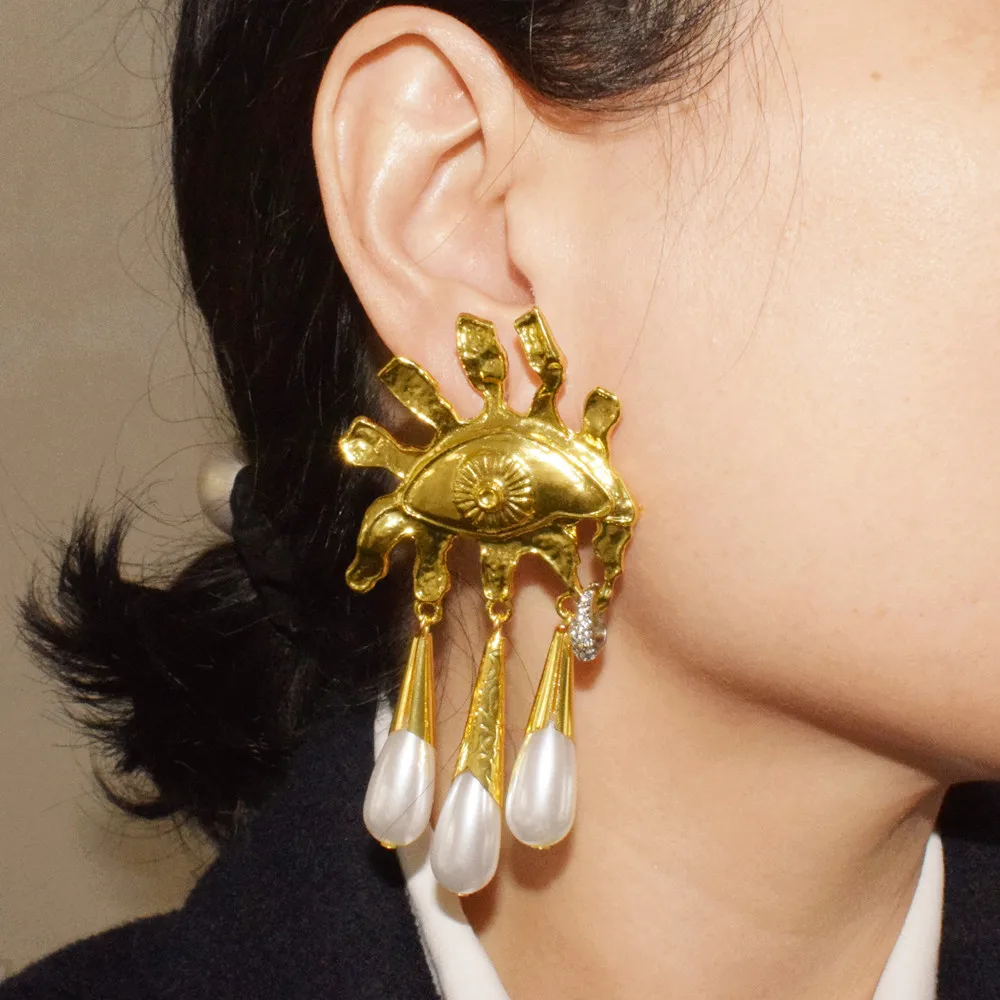 Vintage Ethnic Metal Alloy Gold-Plated Eyes Dangle Earrings For Women Jewelry Fashion Show Statement Earrings Accessories