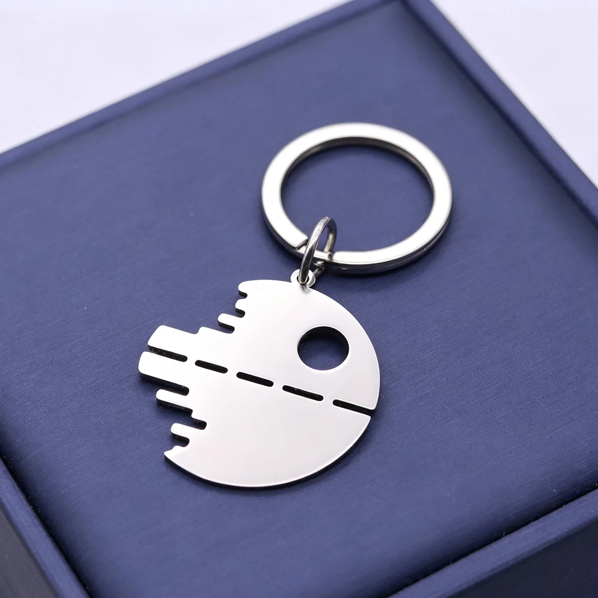 1pc Cool Round Death Star Keychain for Women Men Space Sci-fi Fans Stainless Steel Keyrings Birthday Holiday Gifts