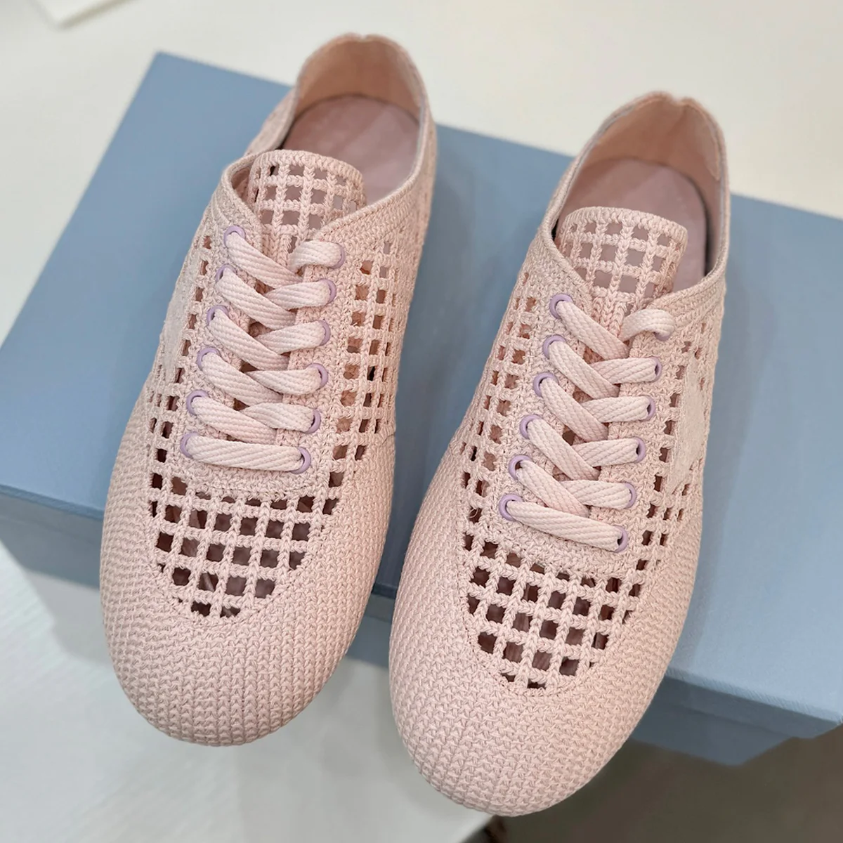 

2026 Women's Crochet Knit Lace-Up Flats, Breathable Mesh Casual Shoes, Chic Retro Footwear for Summer & Everyday YYT26030176