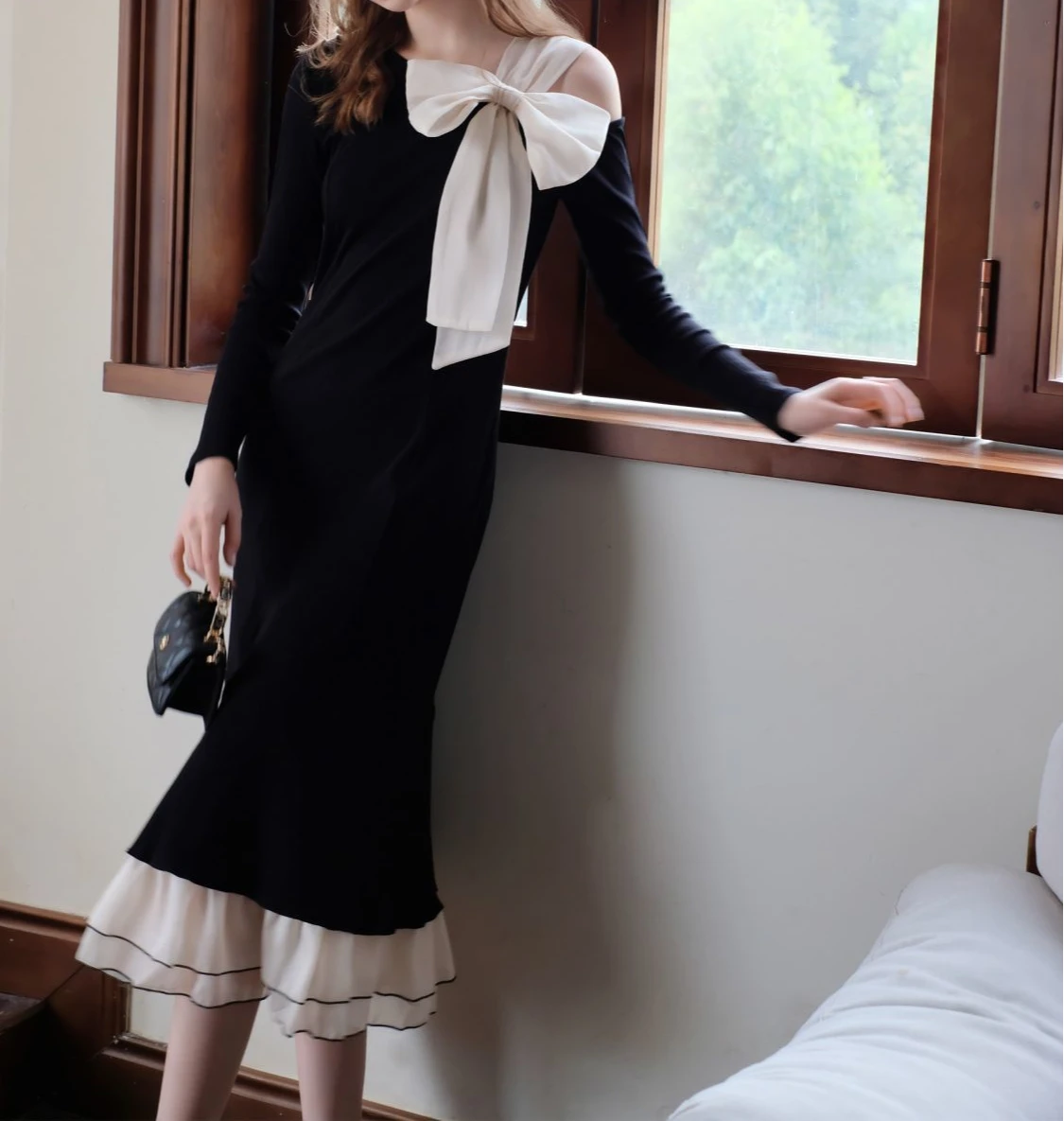 French Design, Spring and Autumn Bow Tie Waist, Slimming Fishtail Knitted Dress for Women, New Temperament Black Dress