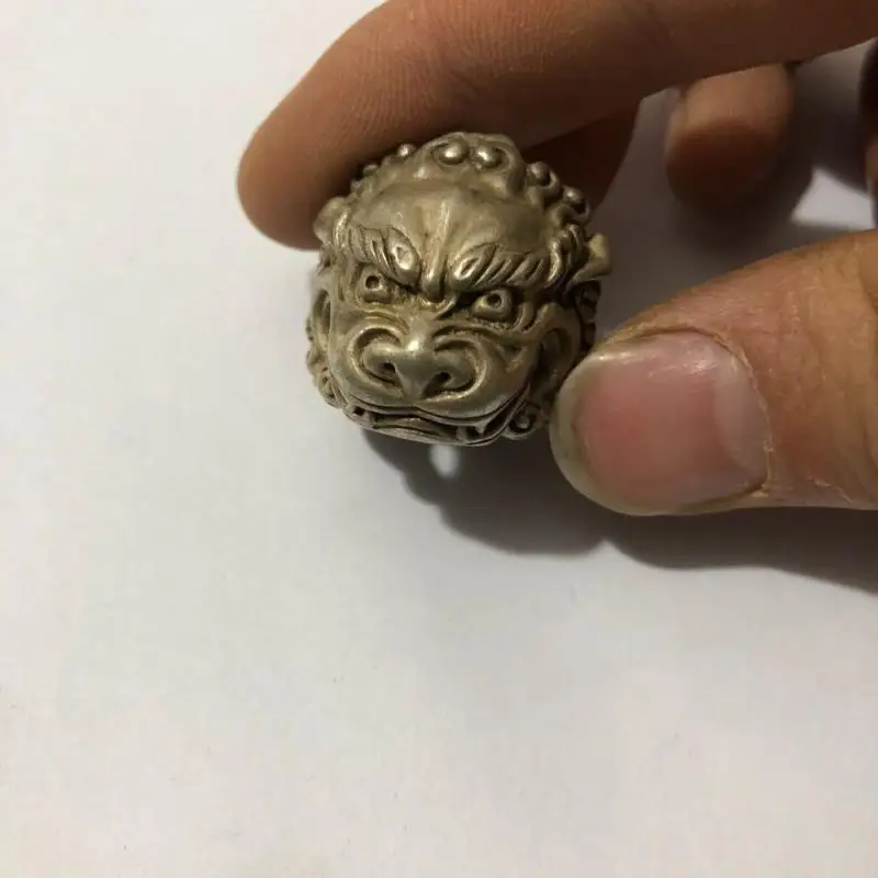 Chinese Tibet Silver Carving Lion Head Statue Ring Decoration Gift Collection