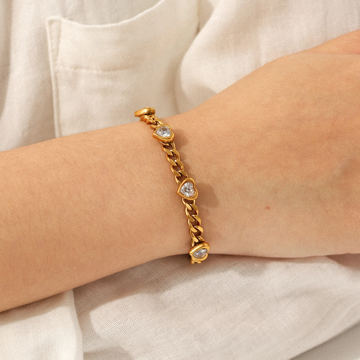 pulseira-de-zirconia-cubica-de-alta-qualidade-banhada-a-ouro-18k-em-aco-inoxidavel-a-prova-d'agua-para-mulheres-ideal-para-festas-e-presentes-de-aniversario