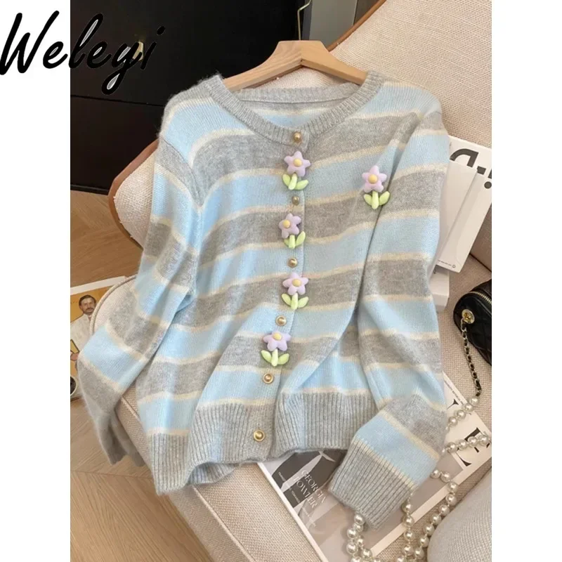 

Cute Three-dimensional Cartoon Flower Knit Jumper 2024 Early Autumn New Sweet Loose Contrasting Striped Bottoming Cardigan Women