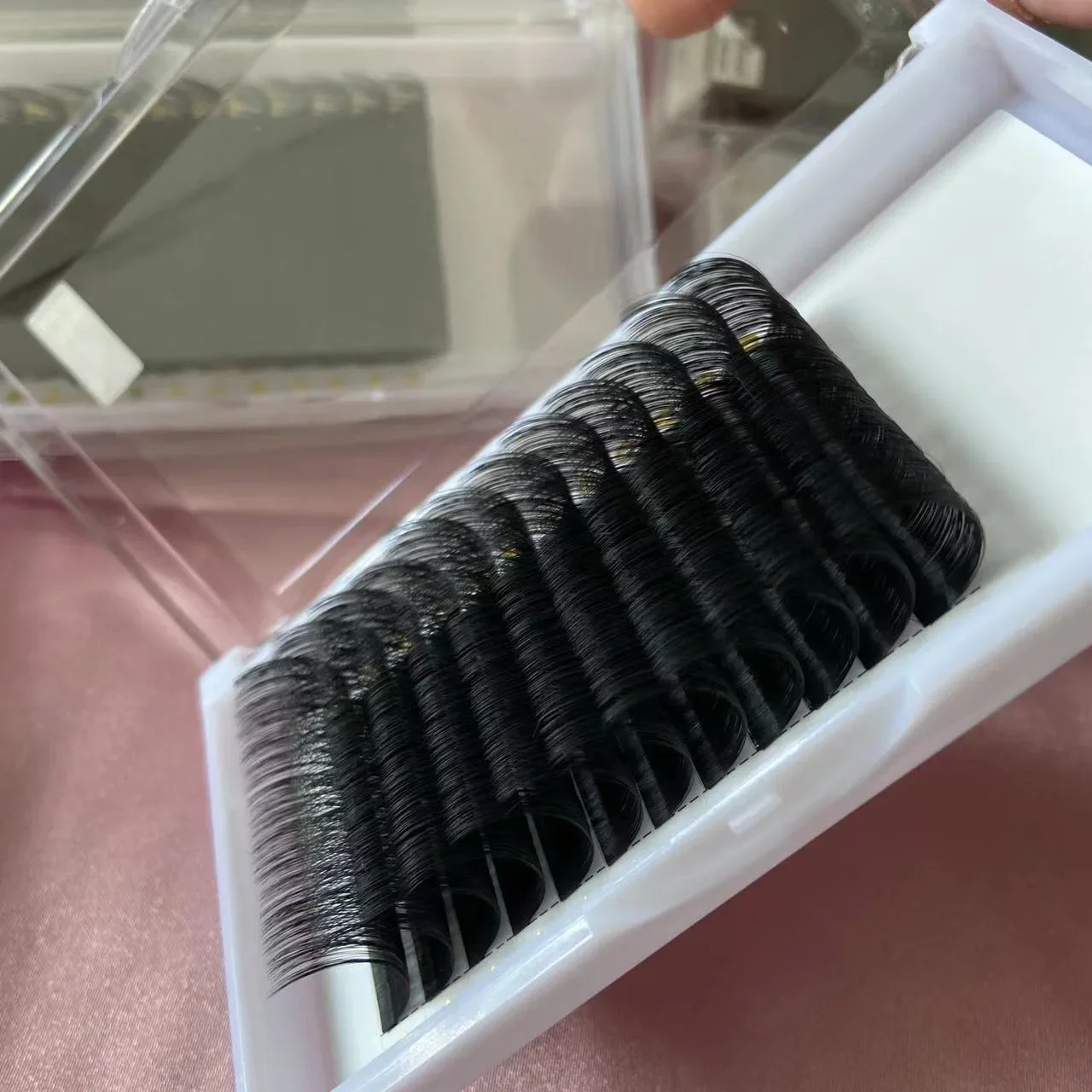 wholesale 6-25mm 0.03 0.05 0.07 C CC D  matte Dark black eyelash extension custom logo volume cashmere lash extension