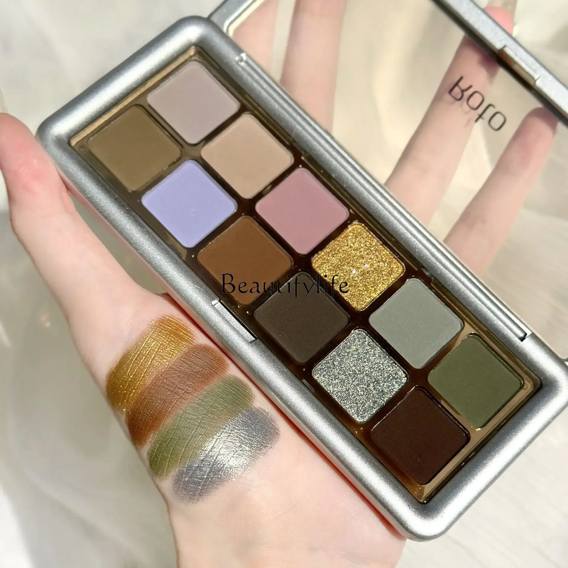 Twelve-Color Pearl Flash Matte Autumn and Winter Daily Earth Color Smoky Eye Shadow