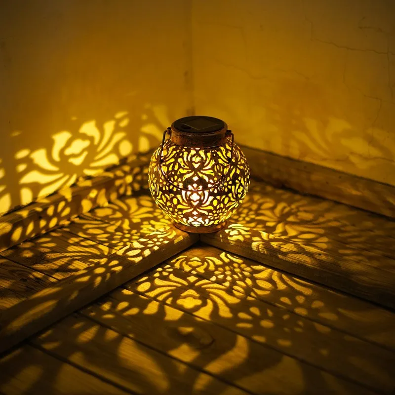 Retro Hollow Metal Solar Projection Light Art Iron Craft Outdoor Waterproof Lamp Exterior Landscape Decoration