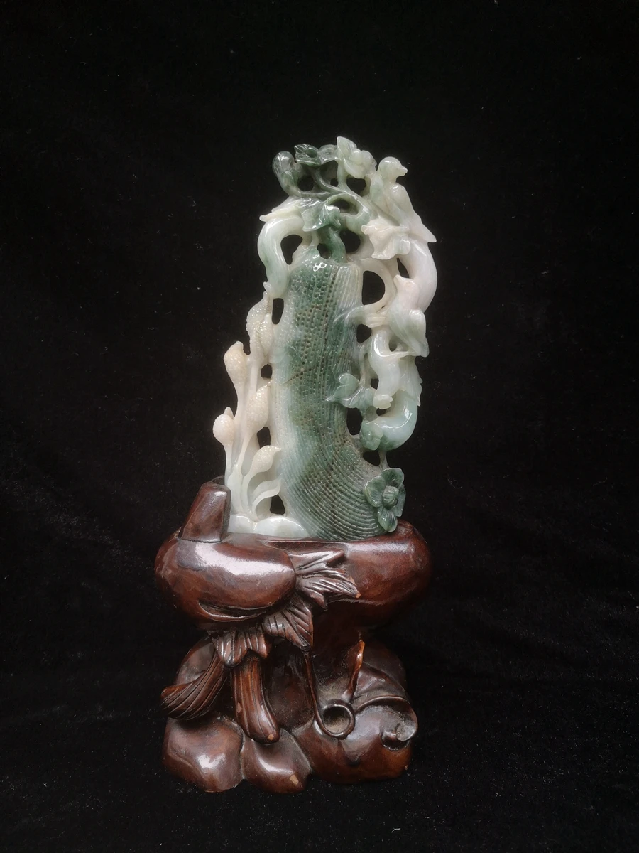 100% Natural Chinese Jade Handcarved Exquisite Luffa Bird Ornament Gift