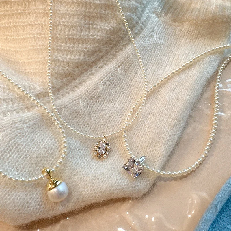 

Korean high-end styleElegant Mini Pearl Chain Necklace with Crystal Pendant, Delicate Choker for Women Niche Clavicle Chain