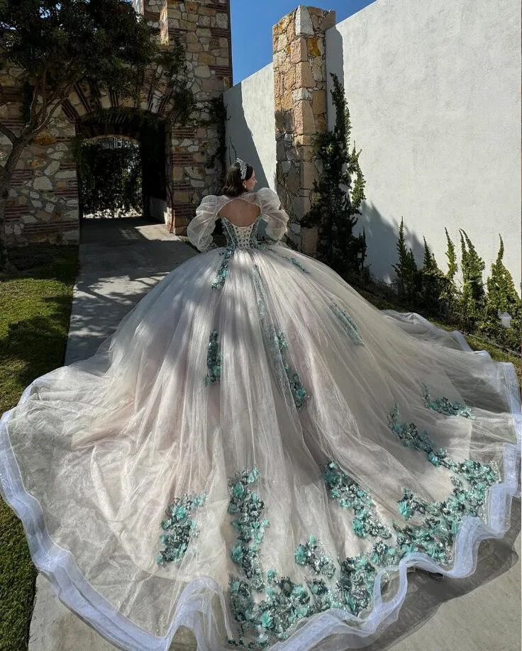 Kristallen Prinses Quinceanera Jurken Met Lange Mouwen 3d Bloemen Applique Boting Corset Vestidos De Xv Años Sweet 15 Jurk