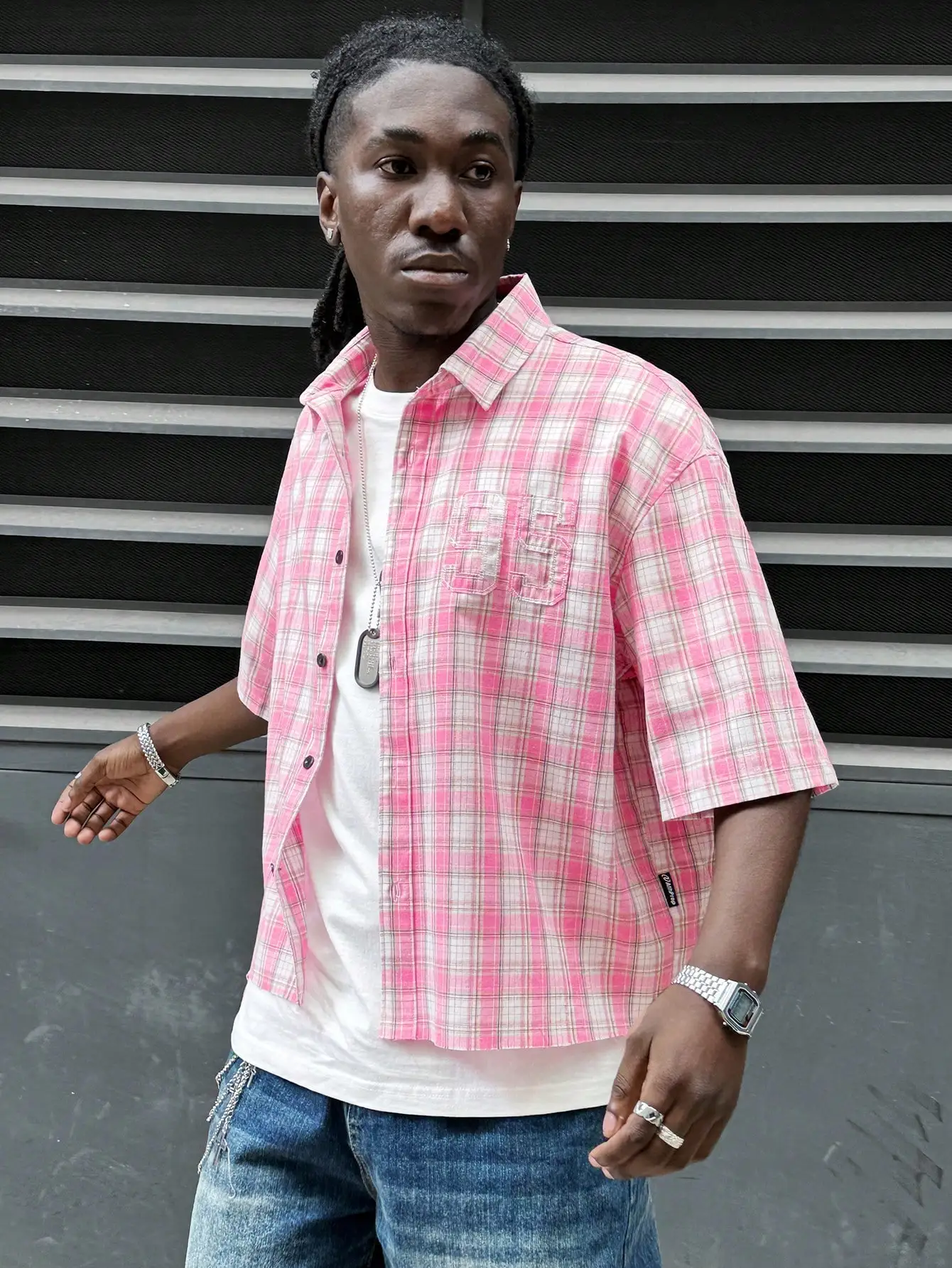 

Men's Pink Plaid Short Sleeve Casual Shirt with Embroidered Number Design