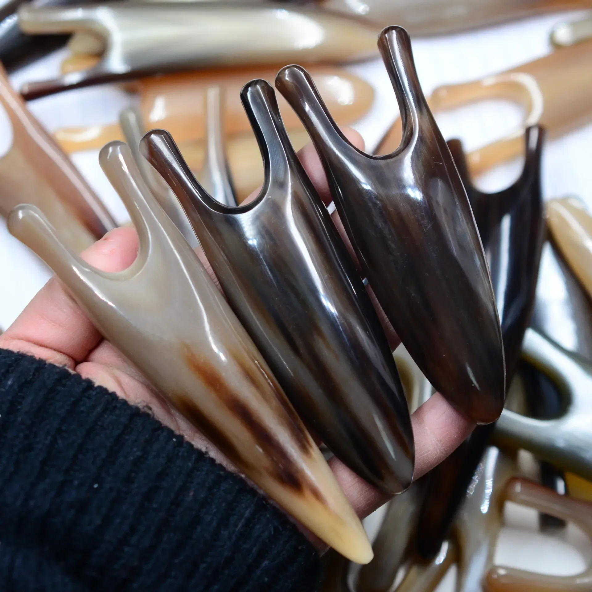 Cow Horn nasal scraping massager Eye massage Scraper Natural Genuine Yellow Cow Horn Flat Nose Bridge Massager for Nose Bridge