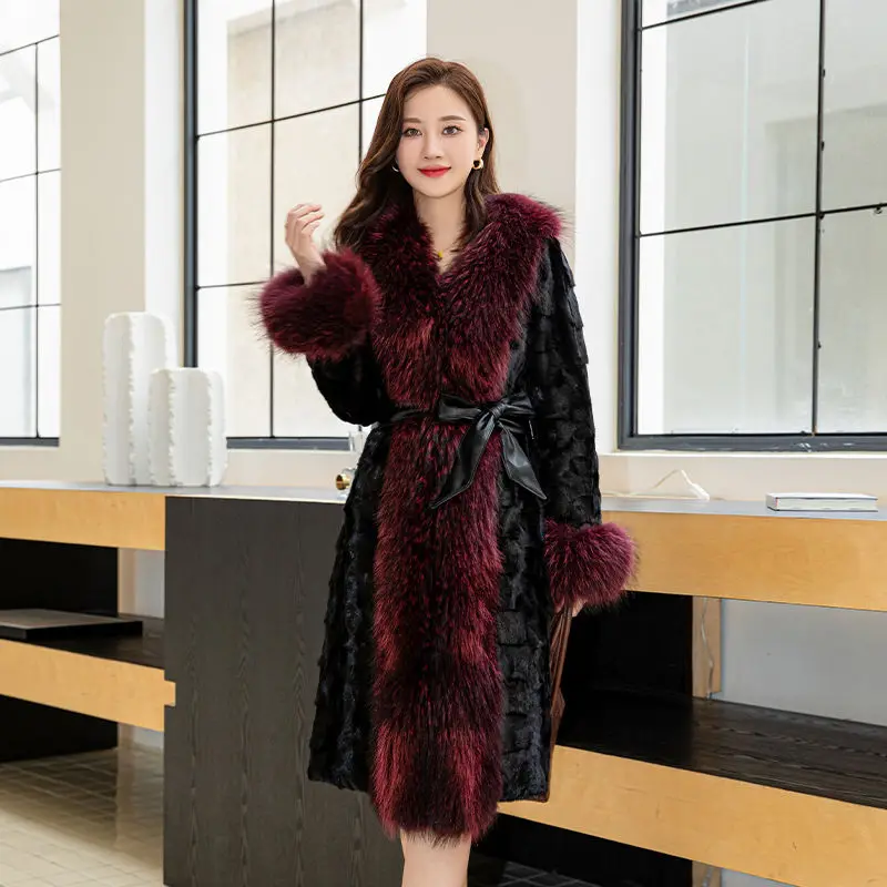 New Fashionable Young and Slim Mink Fur Coat+raccoon Fur Collar Fur Coat for Women