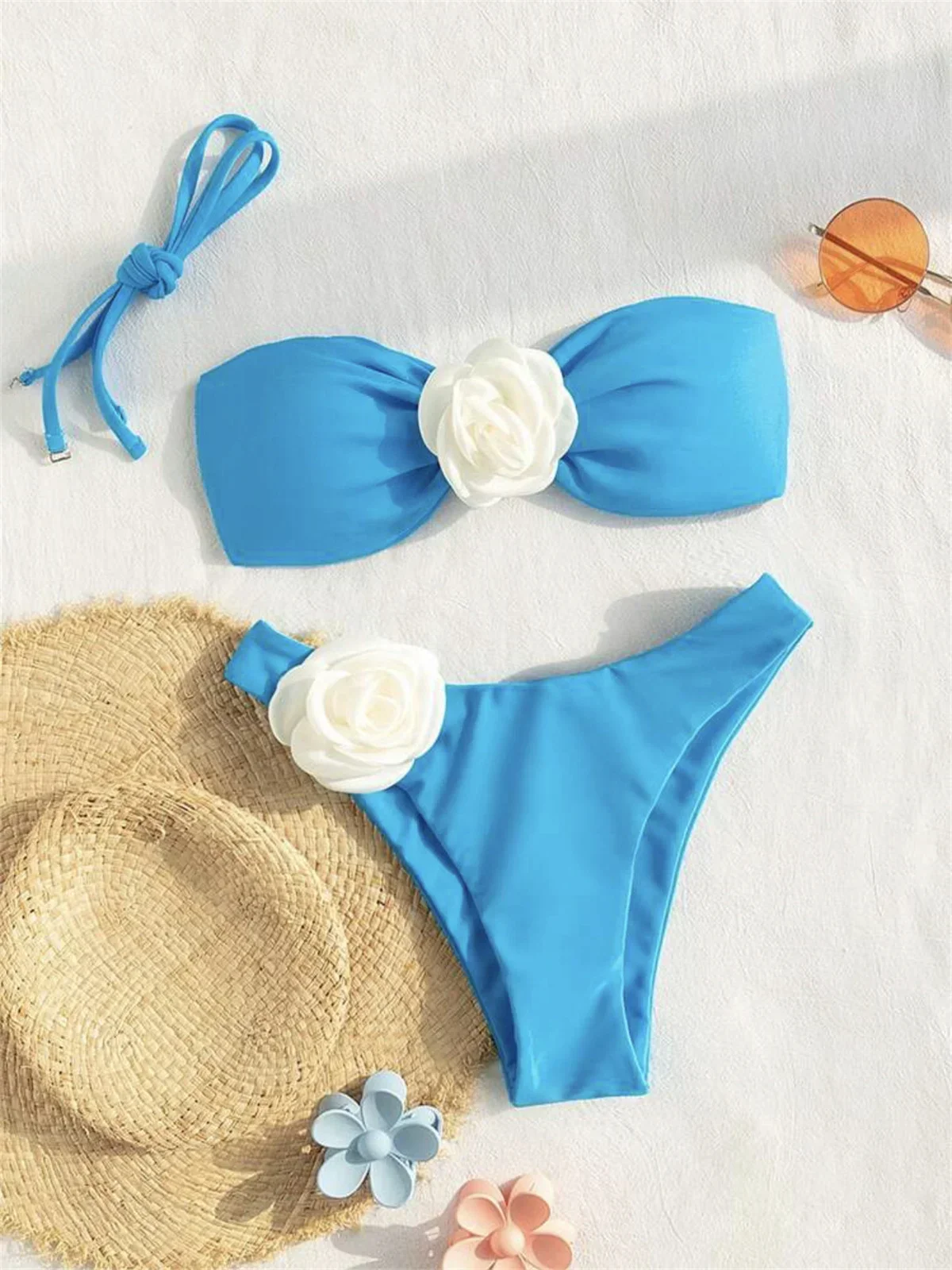 Bikini Bandeau con flores en 3D para mujer, traje de baño Sexy con contraste verde, microbañador con realce, Tanga, ropa de playa 2024
