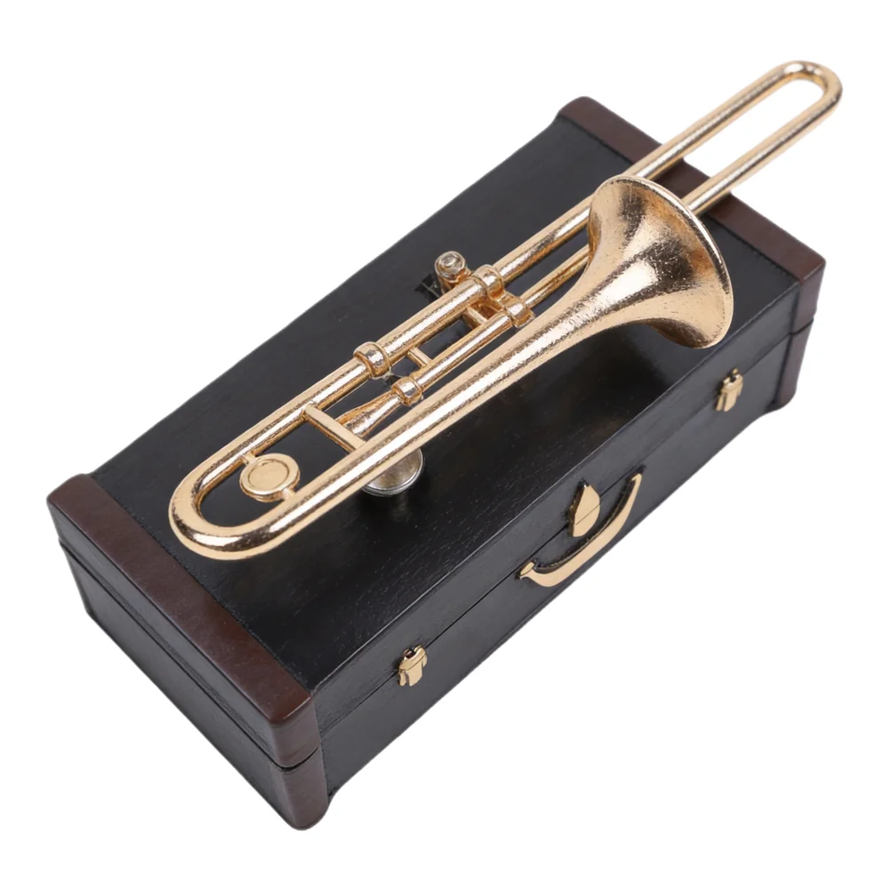 Small Trombone Music Box Delivering Melodic Audio Through Mechanical Engineering With Focus on Usability and Aesthetic Cohesion