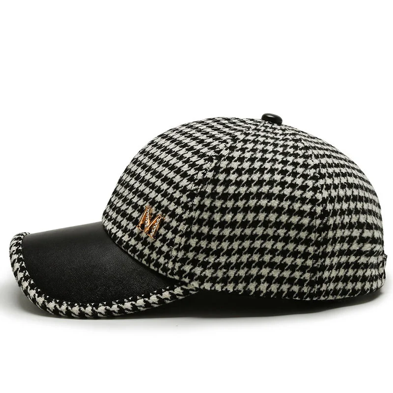 Autumn And Winter New Men\'s And Women\'s Fashion Black And White Check Baseball Cap Letter M Hat