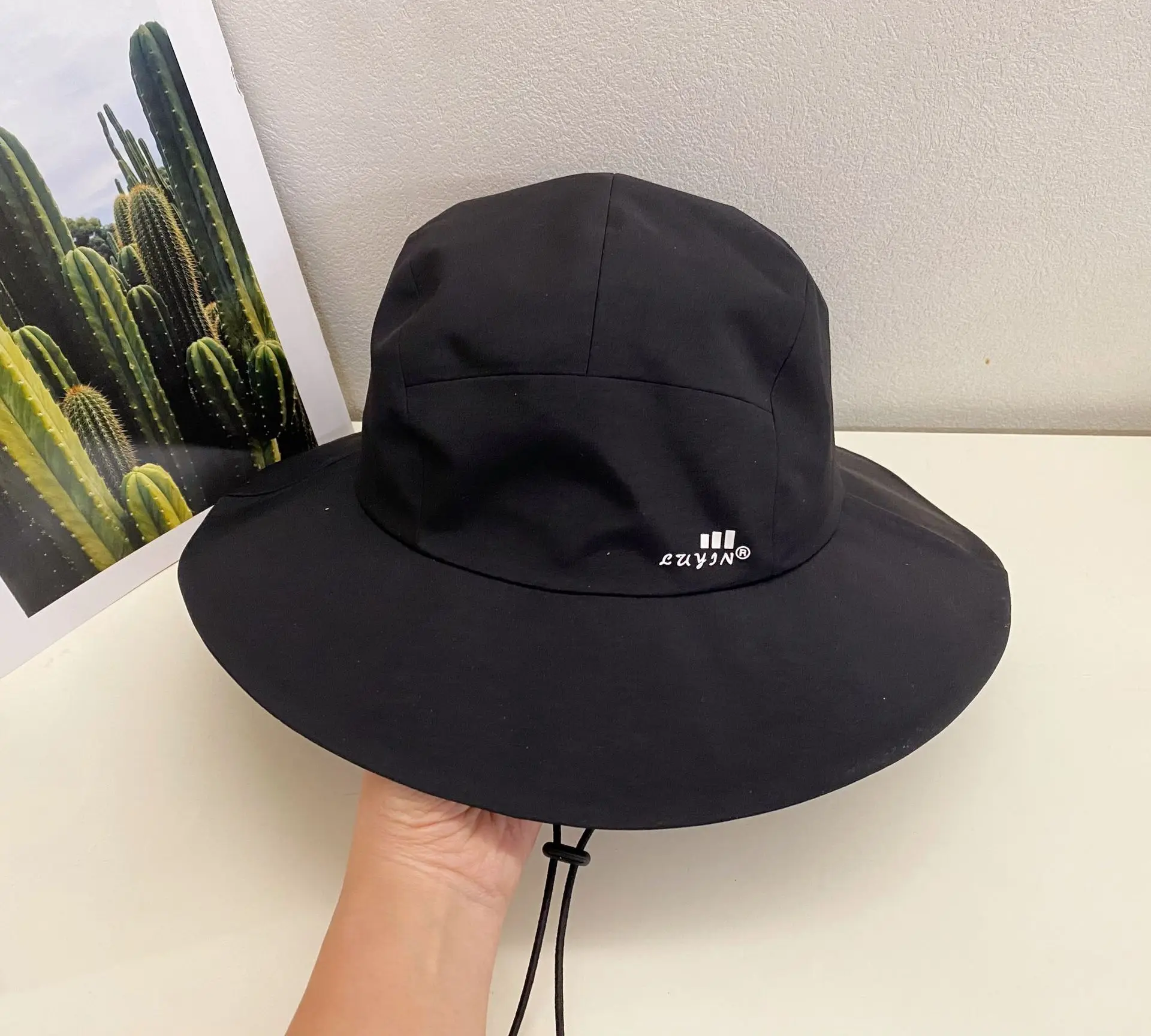 

Unisex Large Brim UV Protection Fishing Hat, Lightweight and Foldable, Suitable for Outdoor Camping and Mountain Climbing, Breat