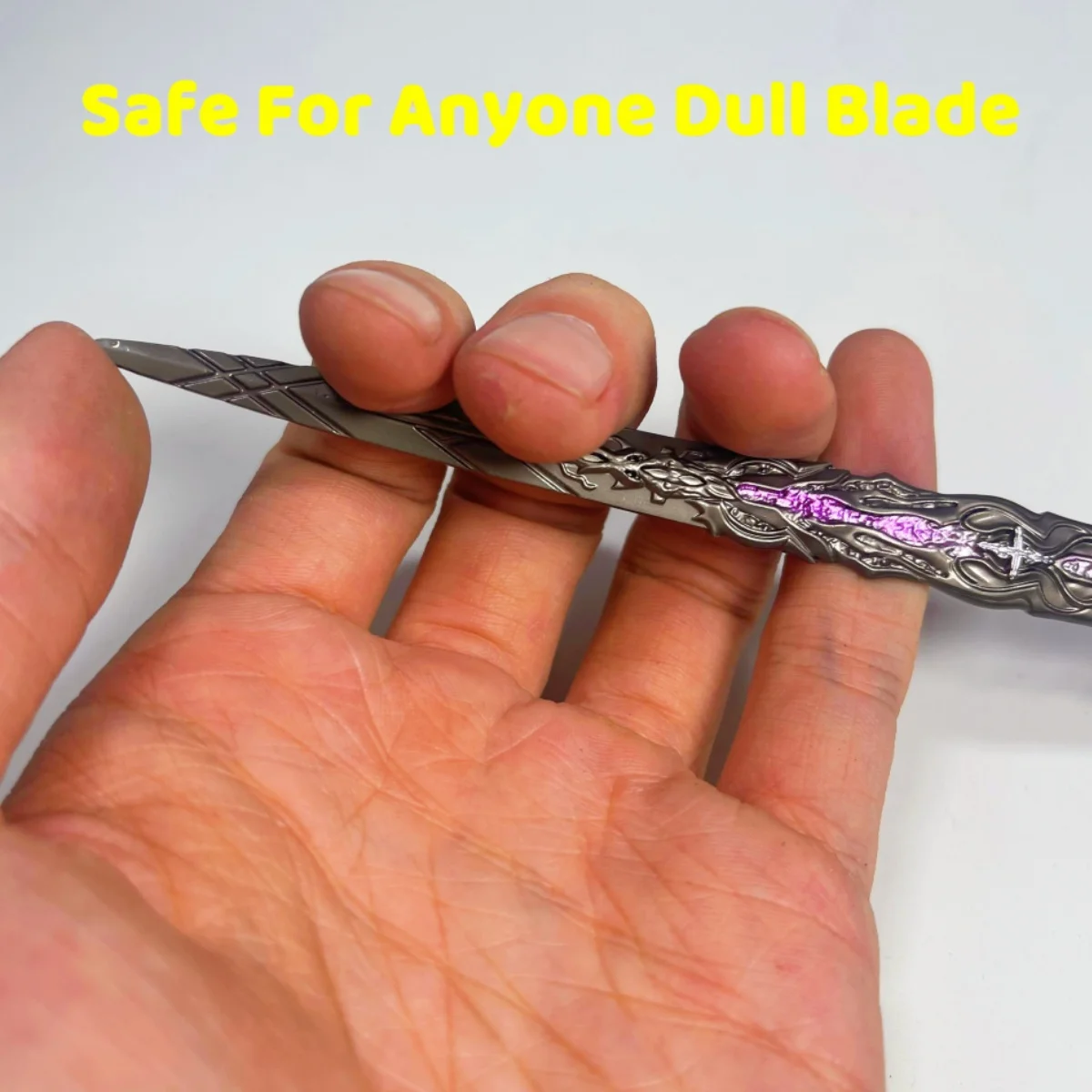 9.8 بوصة فاينل فانتسي أوميغا معدن كاتانا السيف اليابانية كاتانا صابر الأصلي الساموراي صابر سكين تأثيري اكسسوارات الدعامة لعبة