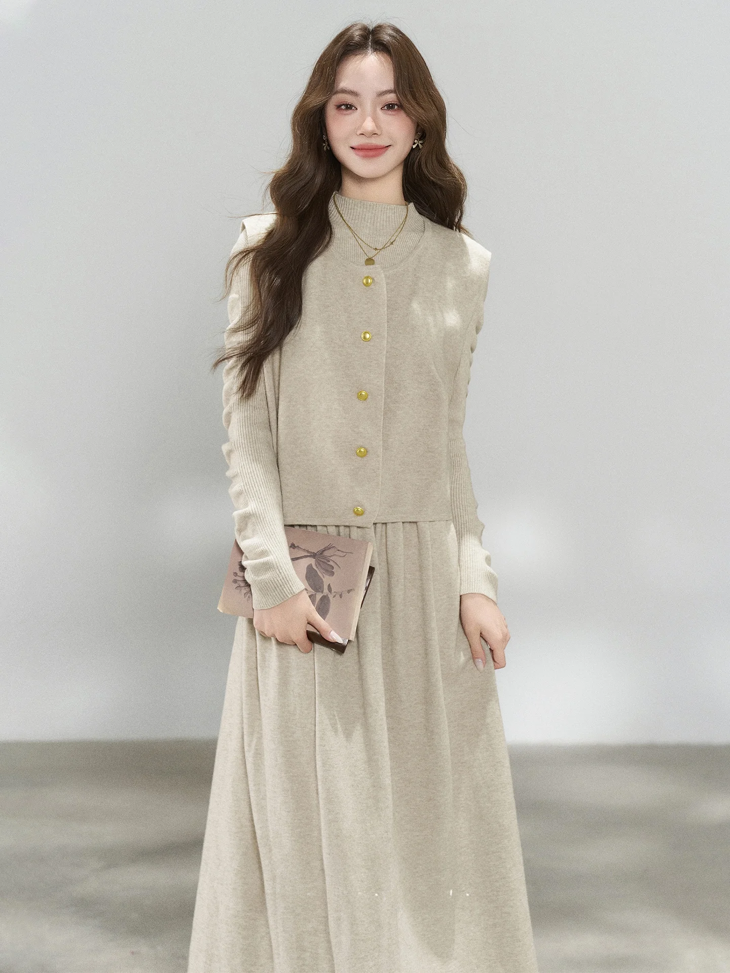 

Зимний модный корейский женский вязаный комплект с высоким воротником: жилет и легкая бежевая повседневная одежда для ношения под одеждой