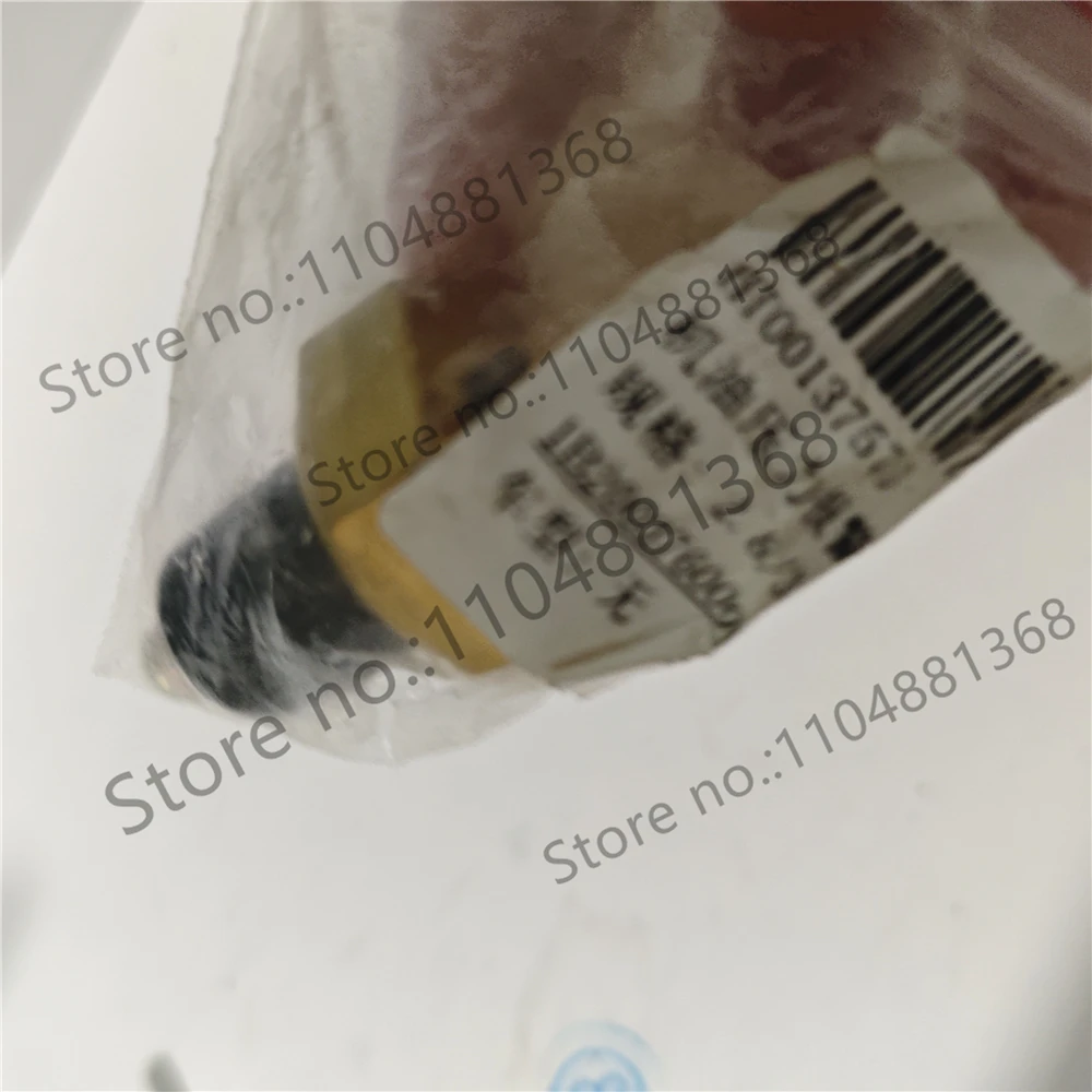 1pcs ISF2.8 3.8 Engine Oil Pressure Sensor
