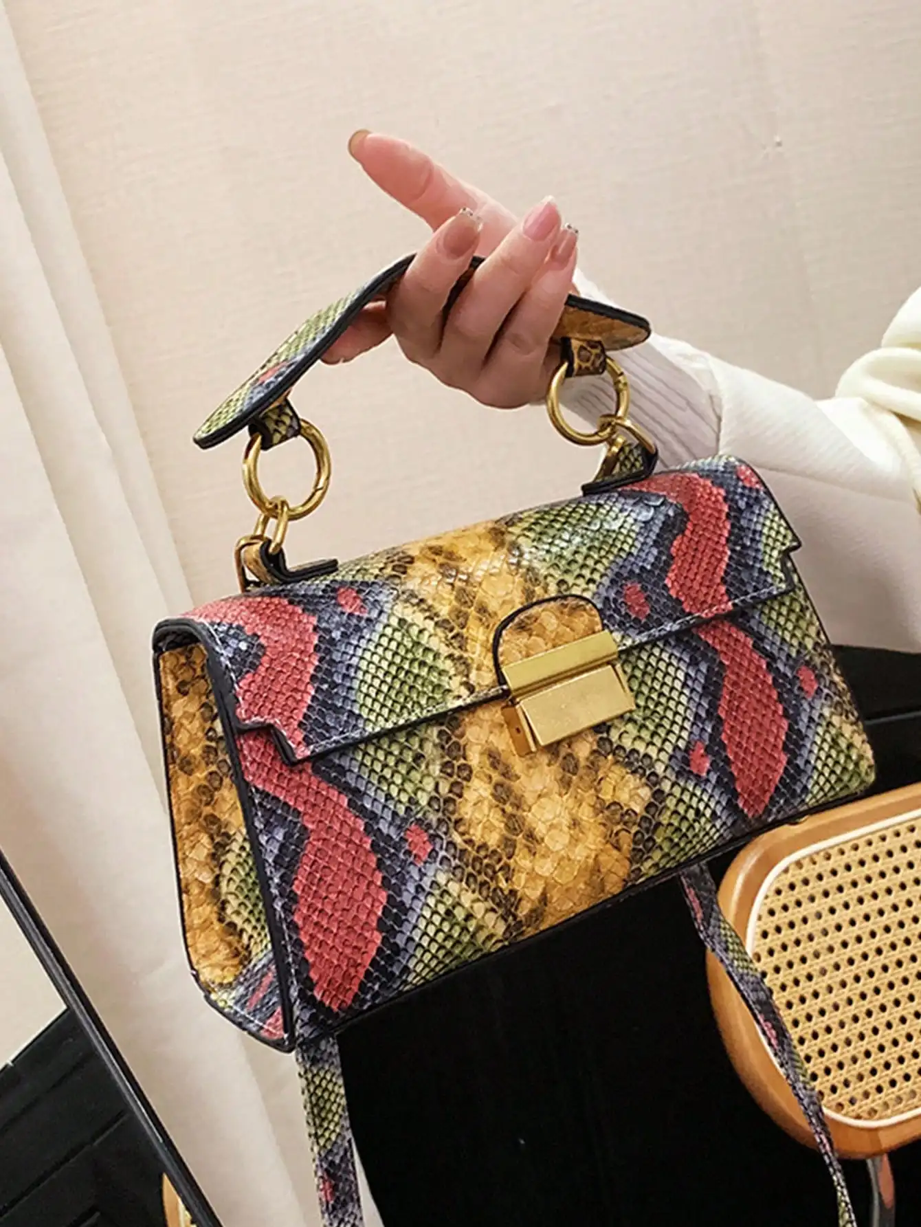 Fashionable High-End Texture, Light Luxury, Snake Print Niche Design, Versatile Handheld, Detachable Shoulder Cross, Armpit Lock