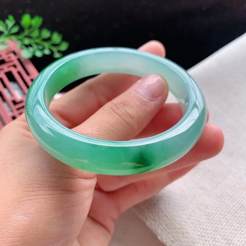 Natural Burmese jade bracelet, ice-type, with a vibrant green and violet spring color, a genuine piece from an old mine