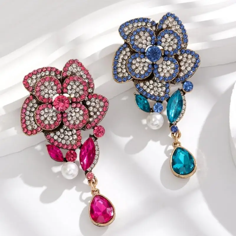 Shiny Rhinestone Flower Brooch Faux Pearl Teardrop Crystal Decor Anti-allergy Fashion Jewelry for Office Daily Wear