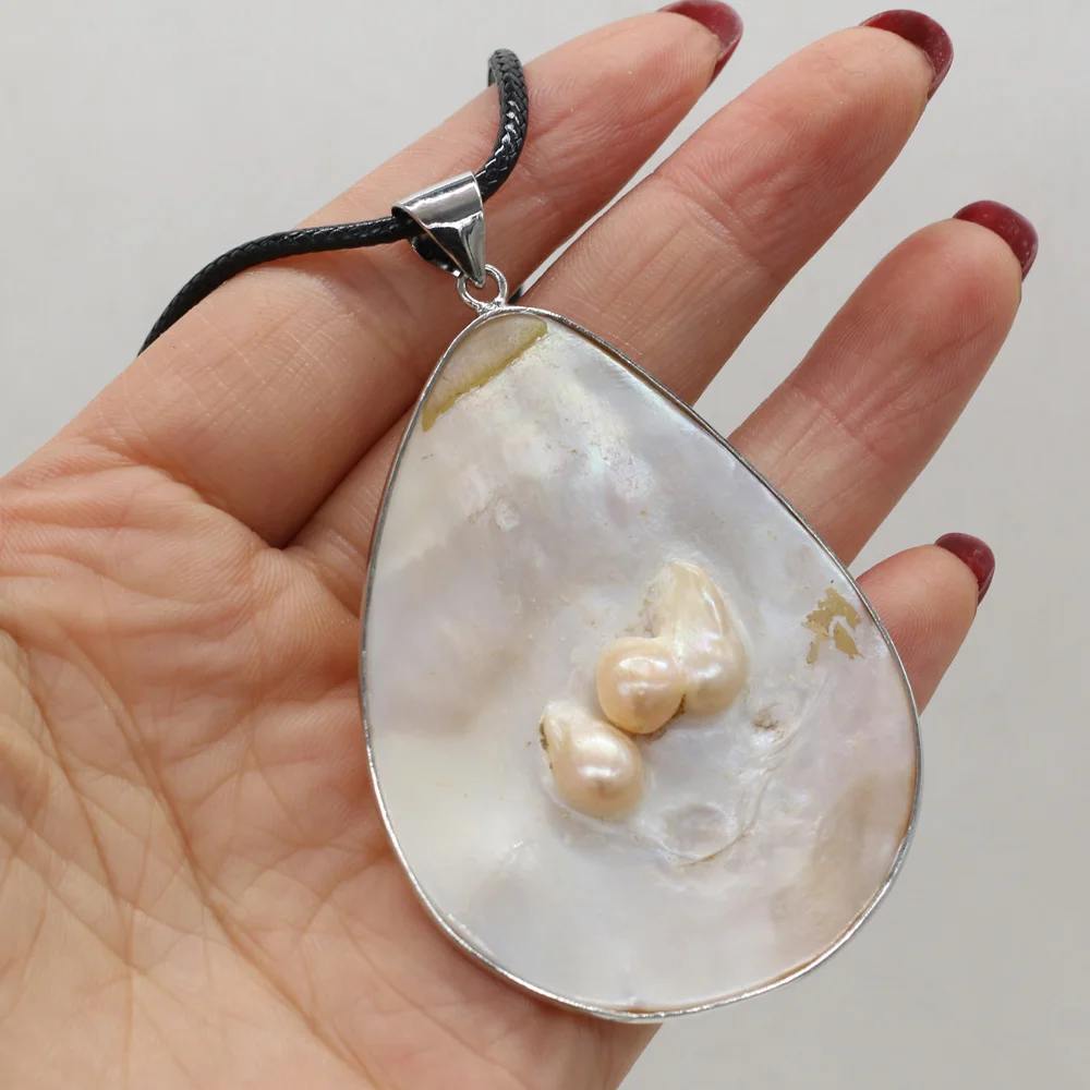 

Spring Jewelry Necklace Pendant Natural The Mother Of Pearl Shell Necklace Pendant 40x60mm Necklace Chain Length 55+5cm
