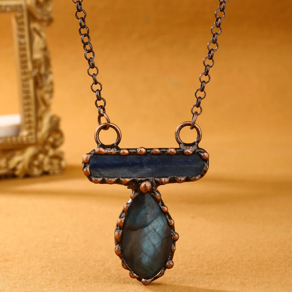 

YEEVAA Vintage Style Natural Labradorite Natural Blue Crystal Sweater Chain Pendant Necklace