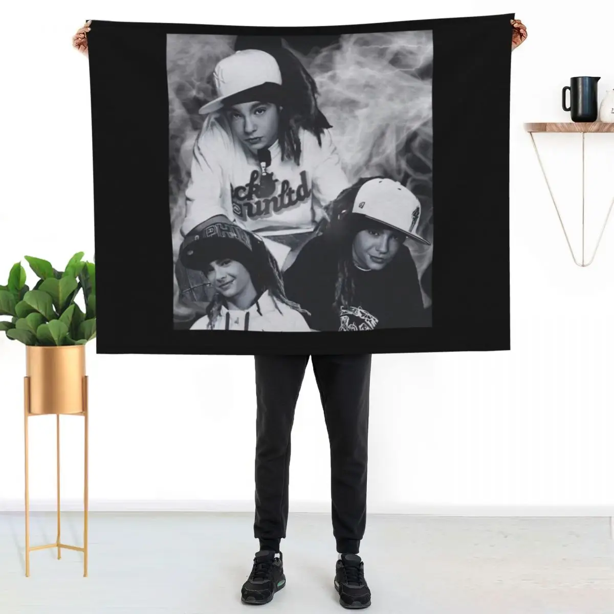 

Tom Kaulitz Throw Blanket Elegant Warm Throw Blanket for Hotel Home