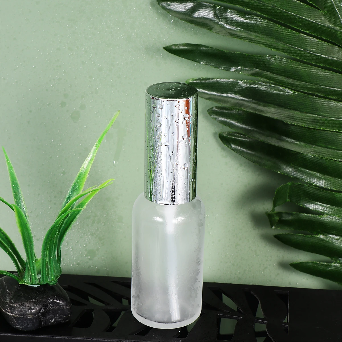 

9Pcs 15ml Essential Oil Bottle Durable Safe Material Press Pump Design Home Office Decoration Refillable Glass Spray Bottle