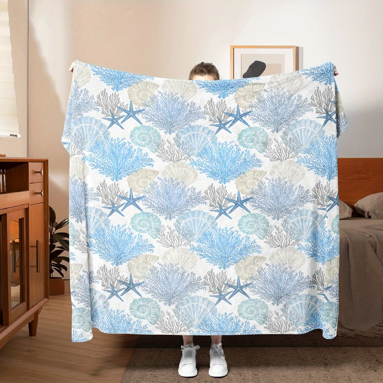 Super Warm Coastal Shell Pattern Flannel Fleece Throw Blanket - Ultra Soft Comfort Knitted Polyester Digital Print Reversible Al