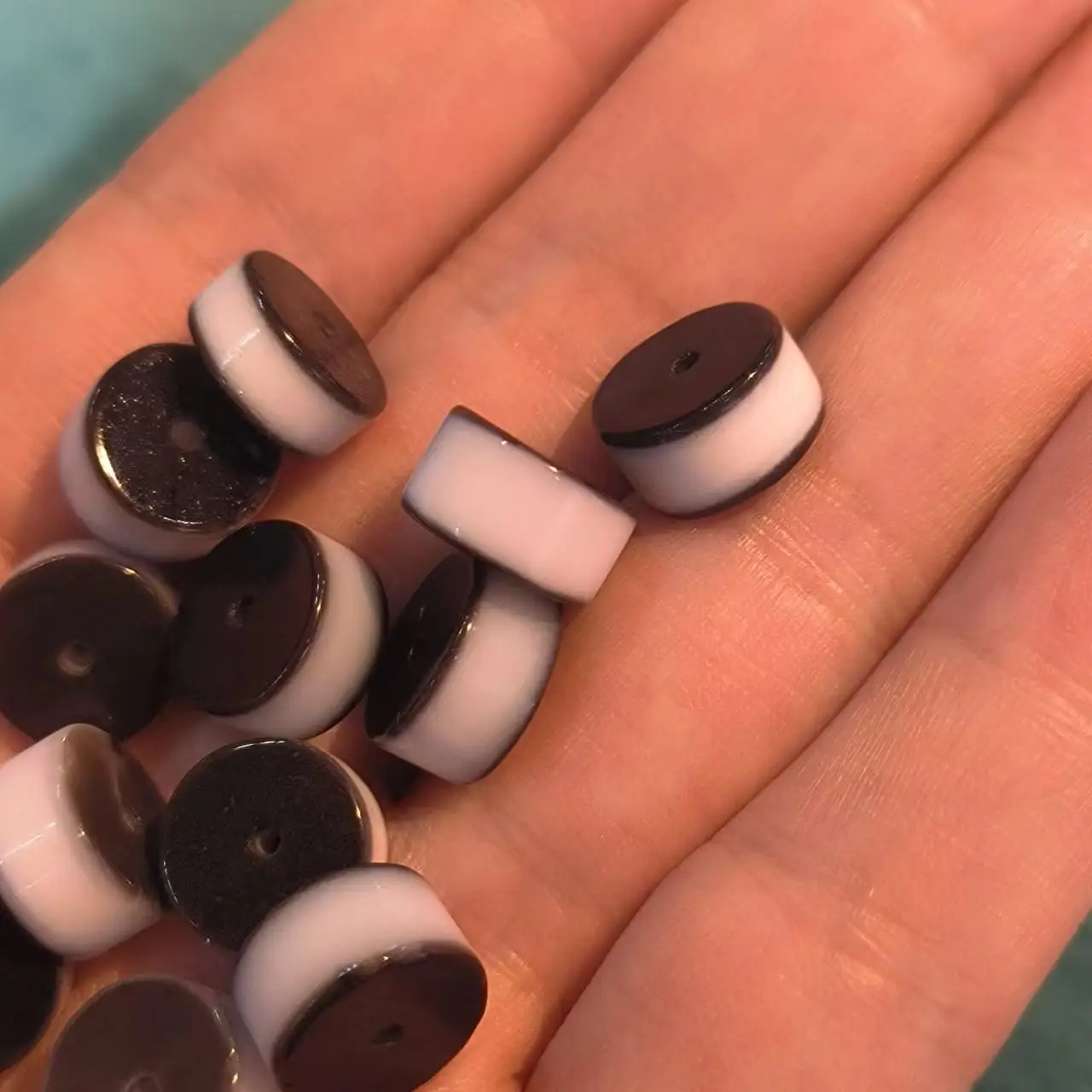 100pcs/lot natural boutique old agate beads wholesale black white weathered pattern West Asia Sliced beads accessories diy