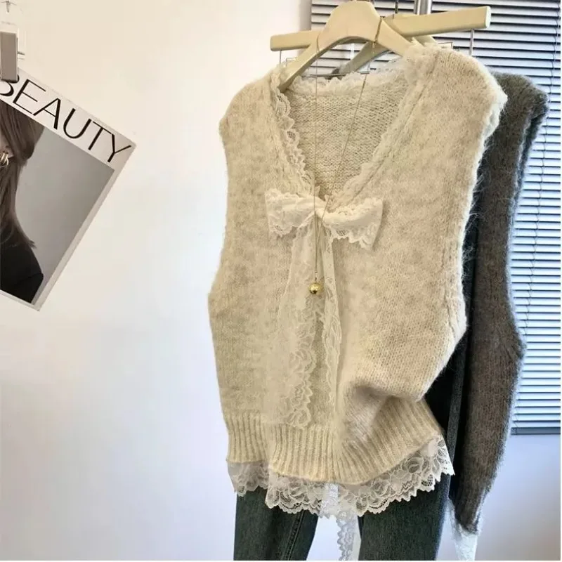 

Fashionable Lace Spliced bow V-neck Gray Vest Sweater Sweater for Women with Layered Sweater Vest