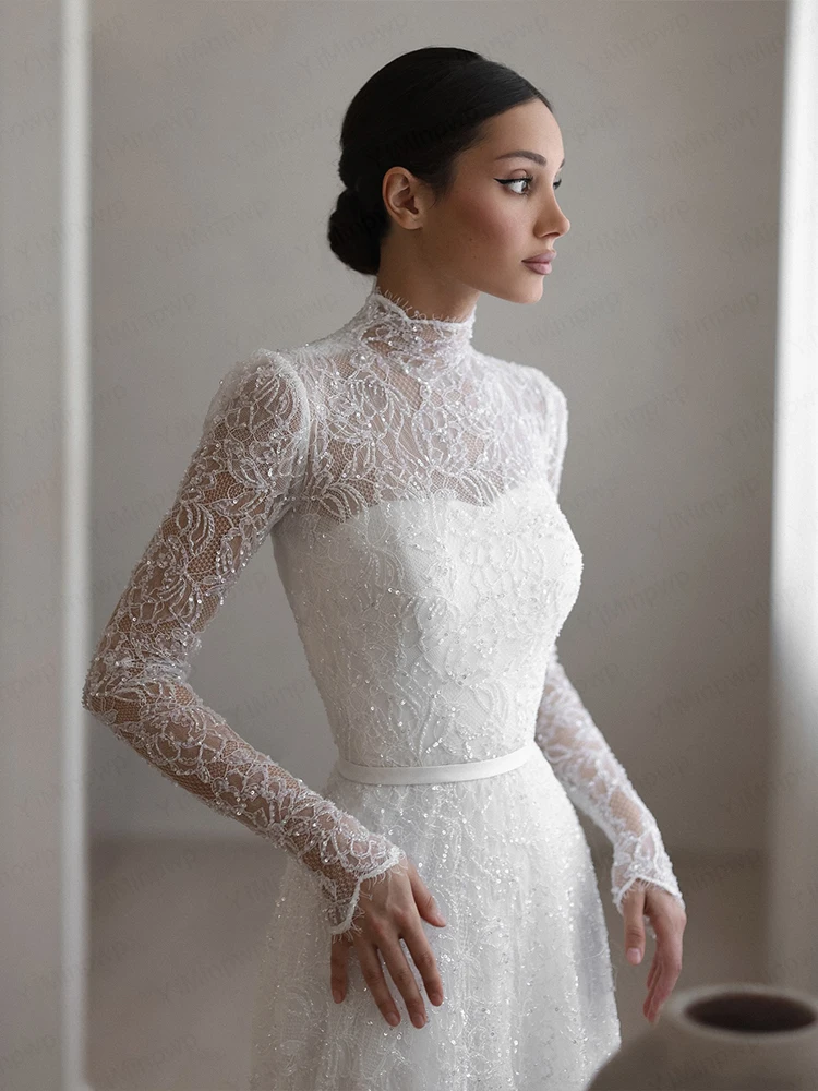 Abiti da sposa di lusso Collo alto Manica lunga Abito da sposa in pizzo Sweep Train A-Line Abito da sposa bianco Abito da sposa personalizzato