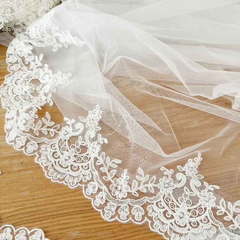 New Fashionable and Elegant Car Bone Eyelash Lace Stickers Handmade Headcloth Wedding Dress Clothing Decoration Accessories