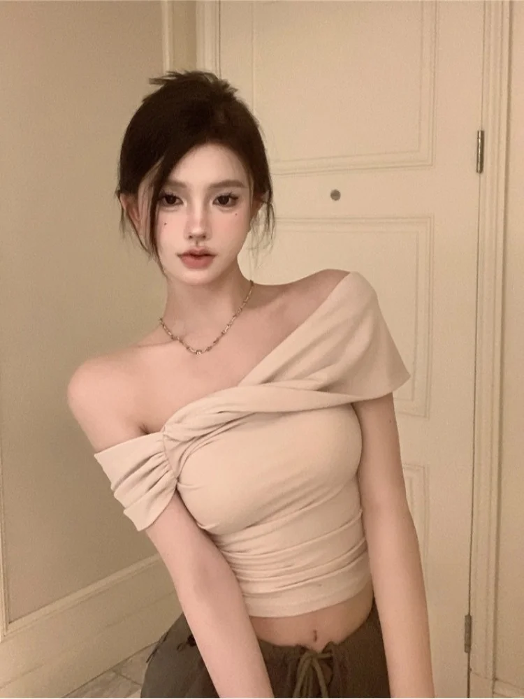 

Sexy One-oulder Knot ort-Sve T-irt Women Slim Fit Unique Design Waist-Cinching Slimming Top Pure Color Knitted Summer