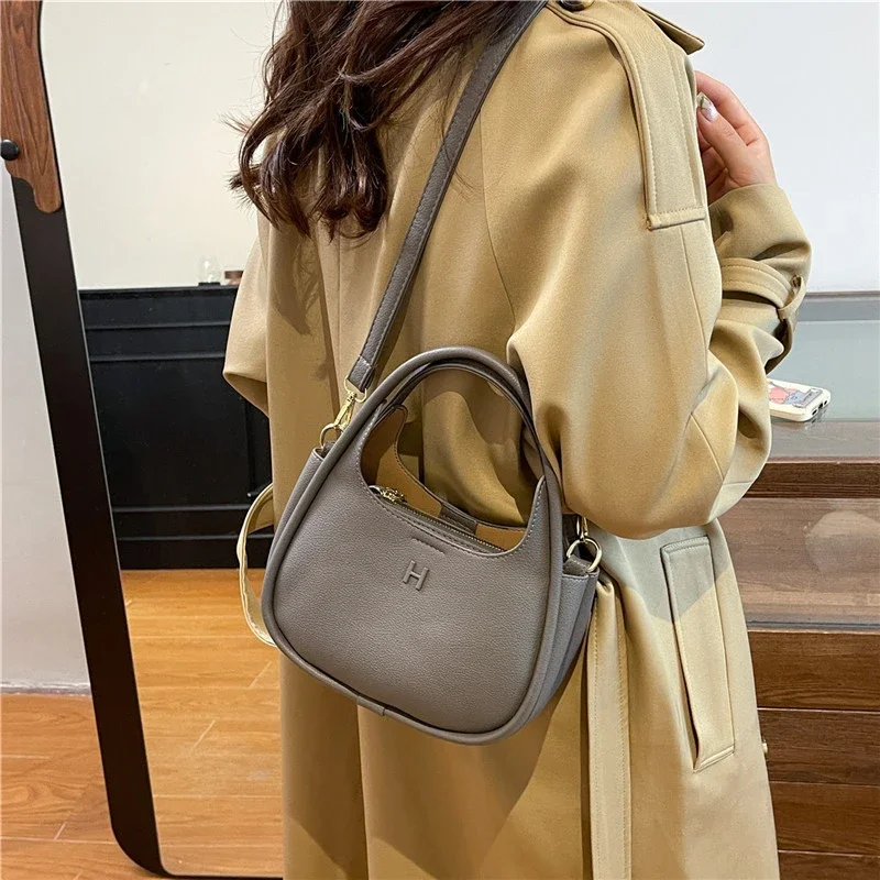 

Signature Style Women Crossbody Bag Luxury Vintage Leather Tote High End Shoulder Bag Classic Designer