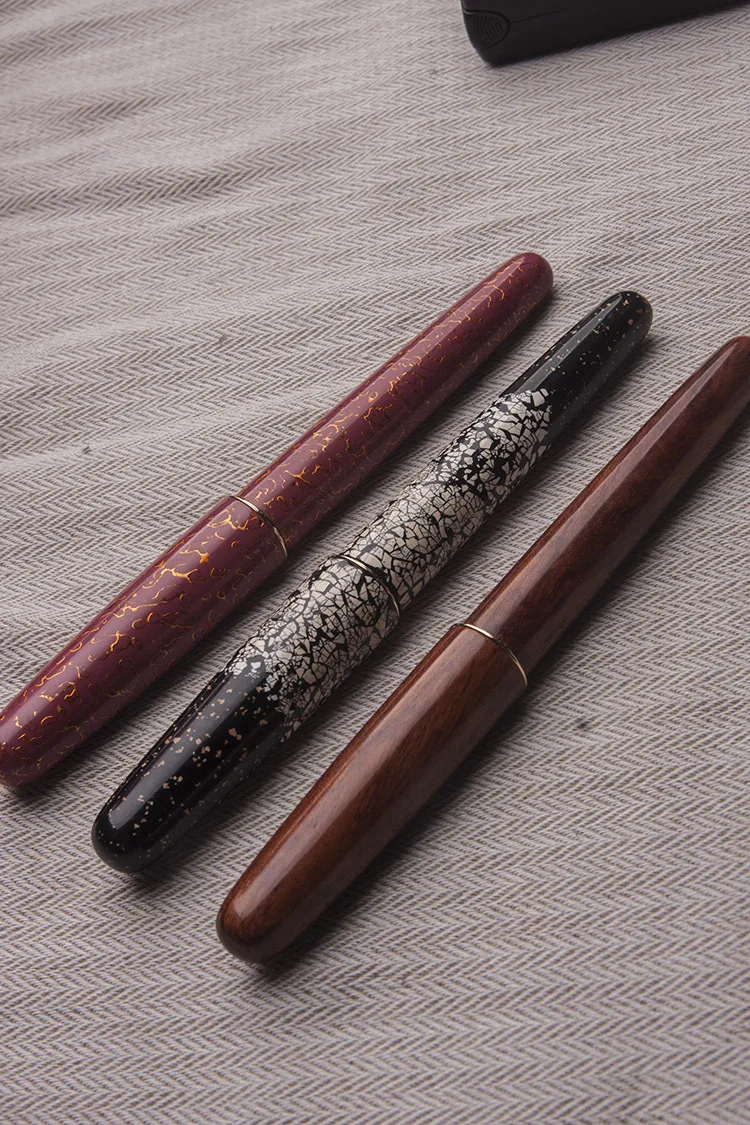 Handmade Lacquer Raw Lacquer Rhinoceros Skin Vermilion Lacquer Wood Fountain Pen Business Pen