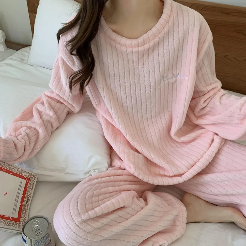 

Casual Coral Velvet Women's Pajamas Thickened Loose Homewear Suit Warm Pajamas Set Autumn Winter