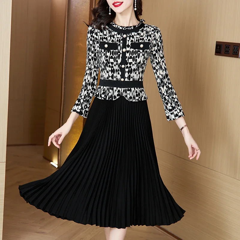 2024 Autumn's Trendy Arrival Miyake Pleated Round-Neck Patchwork Dress Sculpting Fit Slimming Miyake Mid-Length Accordion Skirt