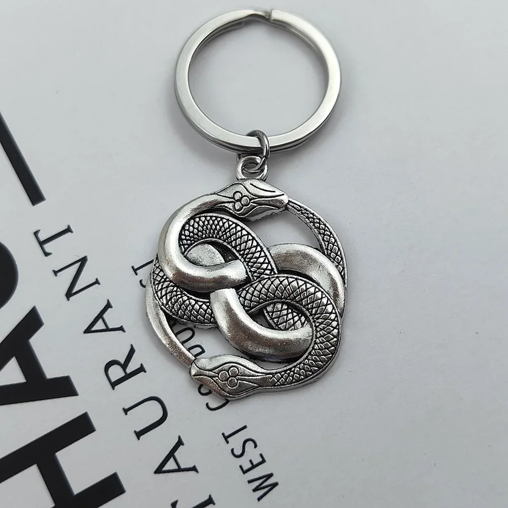 Vintage Keychain Silvery Round Double Snake Key Chains Alloy Animal Keyring Personalized Gothic Jewelry Men\'s Car Accessories
