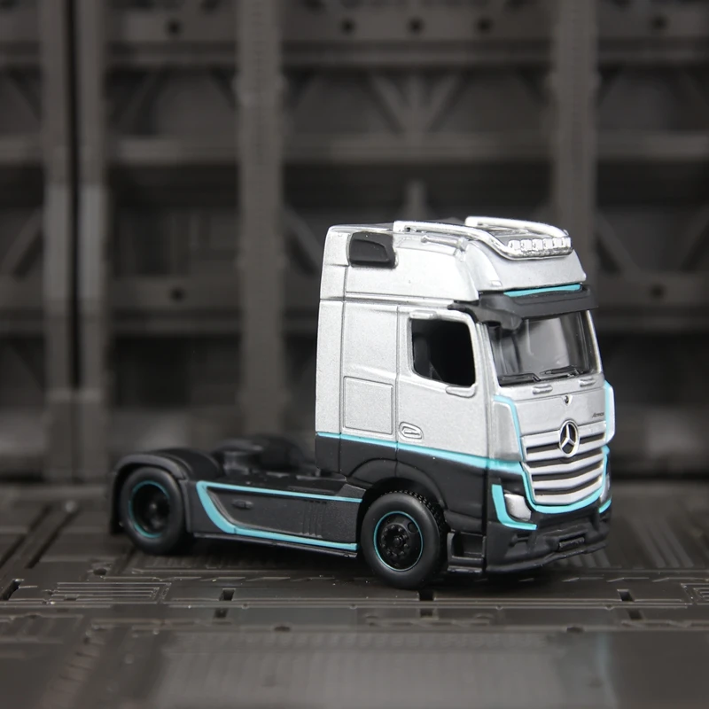 

Maisto 1:64 Simulation Mercedes Benz heavy-duty truck Actros alloy car model static desktop ornament trailer head