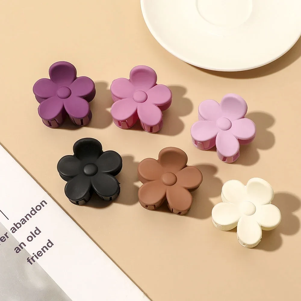 New Mini Flower Hair Claw Clip Matte Plain Color Geometric Clawclips Small Floral Clamps Grab Women Hair Accessories