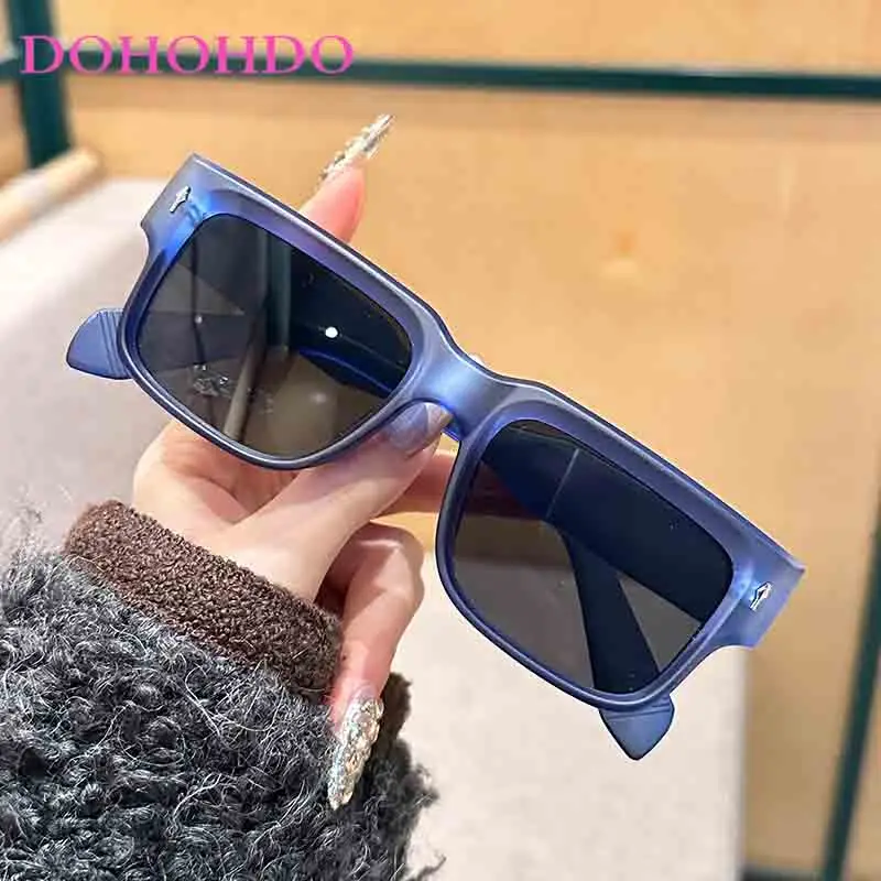 

Fashion Square Rivets Sunglasses For Men Women Trendy Luxury Brand Outdoors Fishing Sunshade Glasses Oculos De Sol Gafas UV400