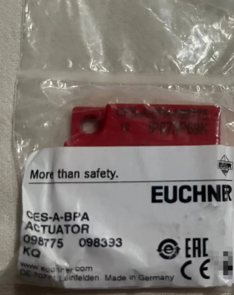 EUCHNER safety switch sensor CES-A-BPA-098775