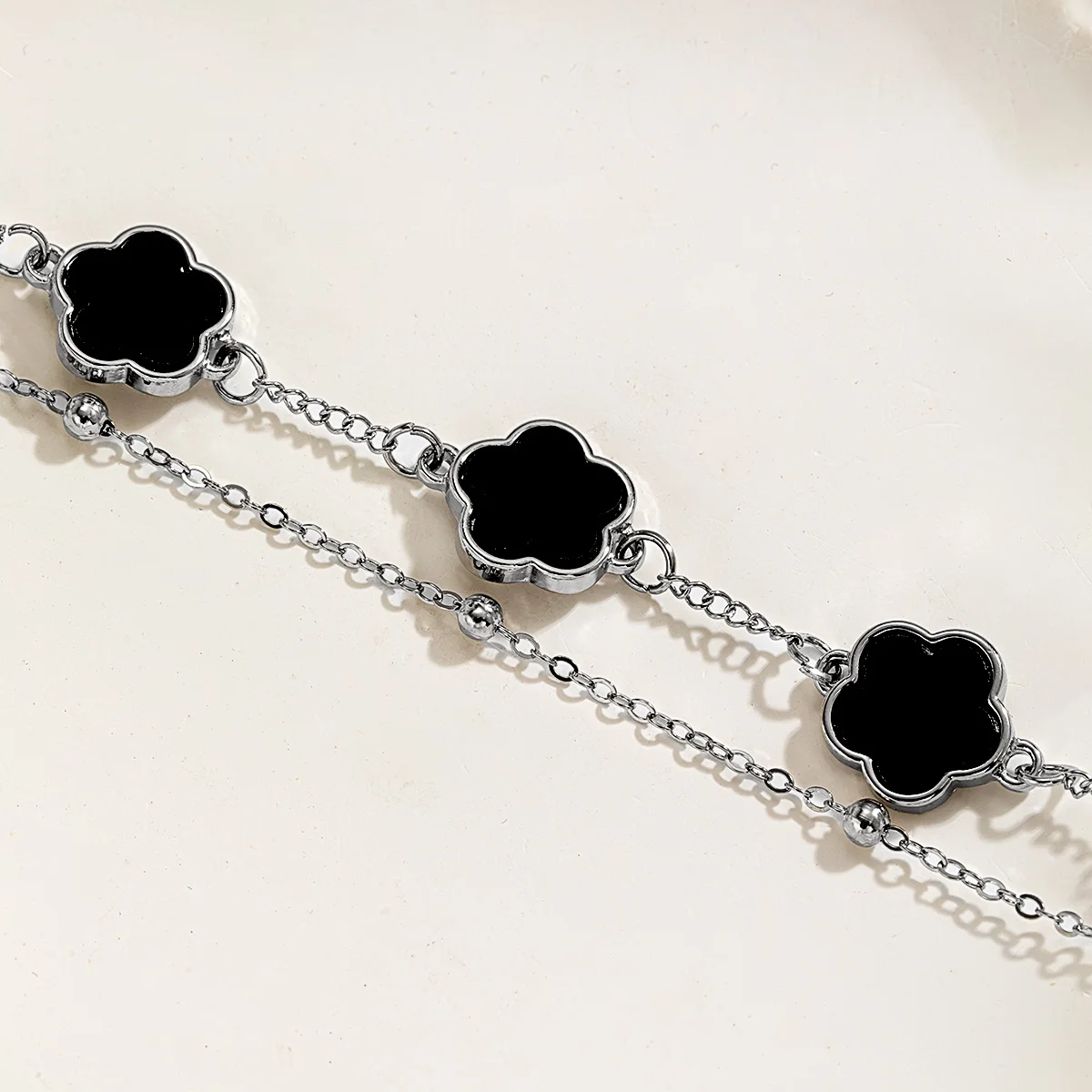 1 fashionable and personalized acrylic five leaf flower double-layer chain alloy bracelet for men and women