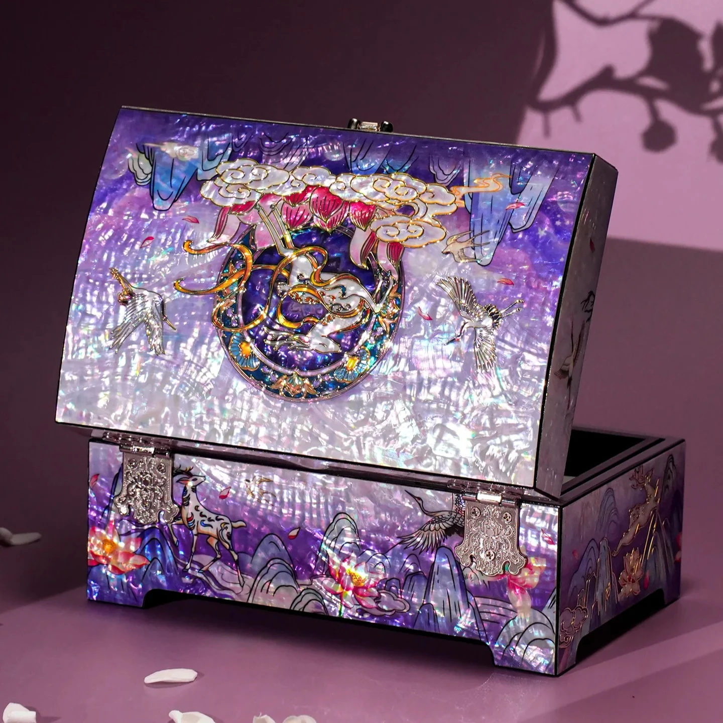 Exquisite Shell Lacquer Jewelry Box Traditional Chinese Dowry Storage for Wedding Gifts