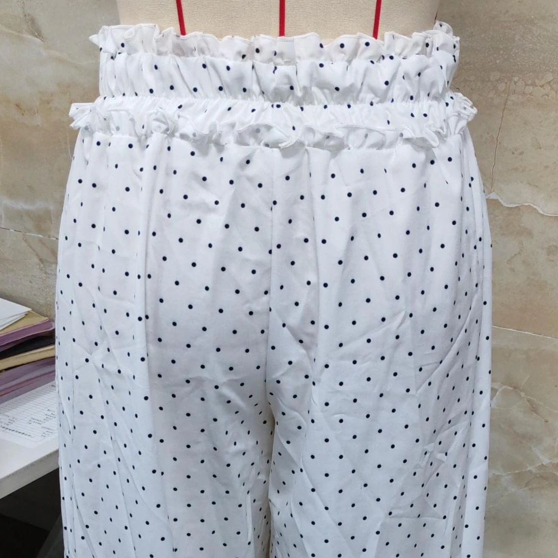 

2025 г., белые брюки премиум-класса в горошек, женские повседневные свободные брюки с эластичной резинкой на талии, Ruffe Pantalones De Mujer